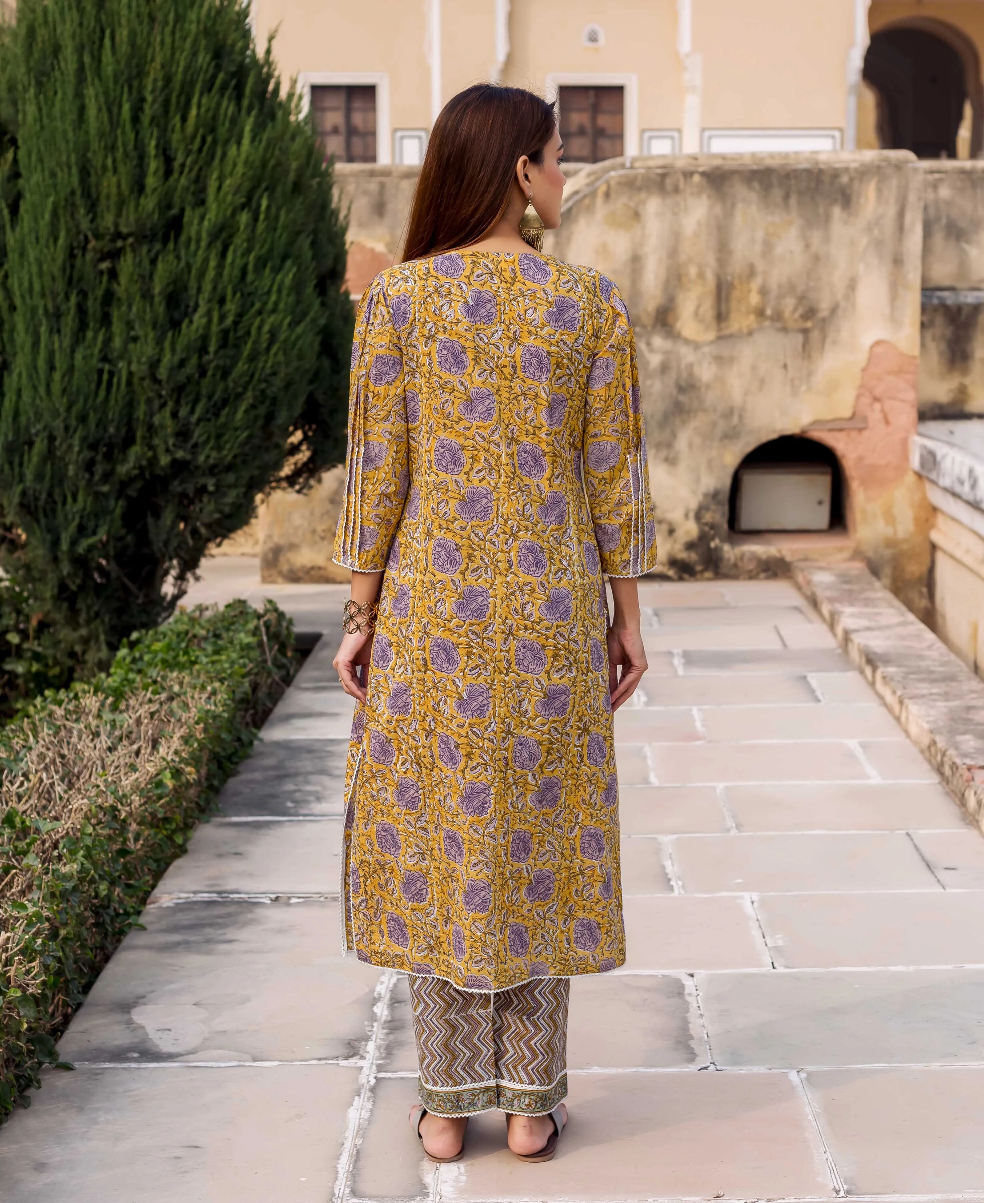 Gauravi Yellow & Grey Hand Block Printed Straight Kurta